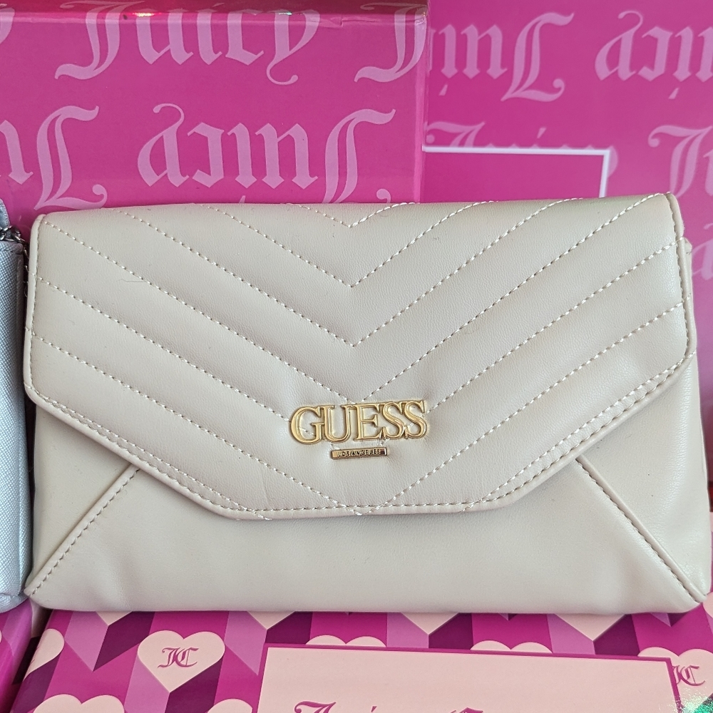 BNWOT Guess Beige Flap Crossbody Purse